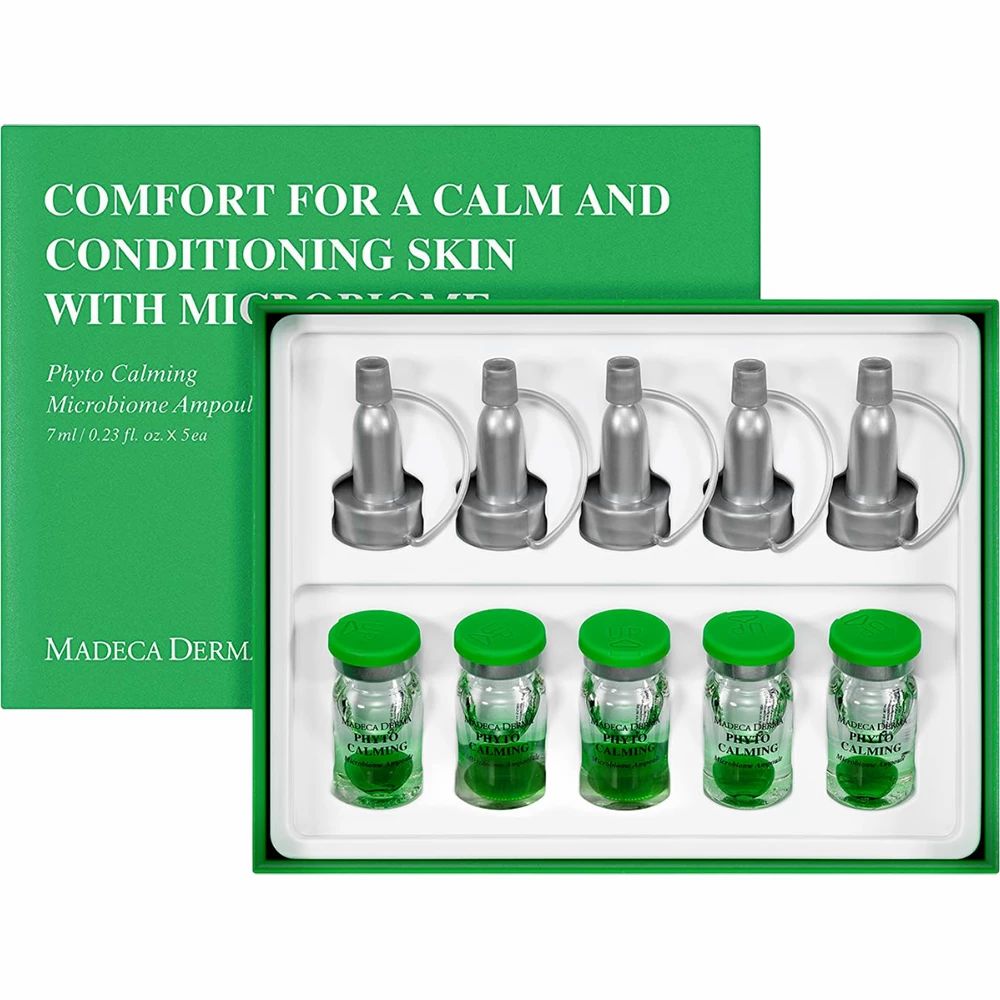Grüne Verpackung mit 5 Ampullen. Text: Comfort for a calm and conditioning skin with microbiome. MADECA DERM.