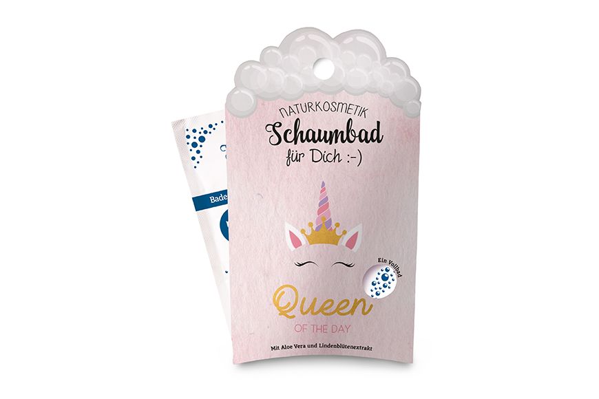 Rosa Schaumbad-Verpackung mit Einhorn-Illustration und Text: Naturkosmetik, Schaumbad für Dich, Queen of the Day.