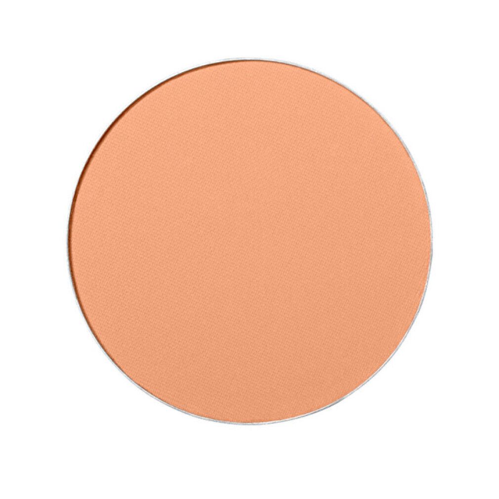 Runde Nachfüllung für Kompaktpuder. Helle, bräunliche Farbe. Auf weißem Hintergrund.