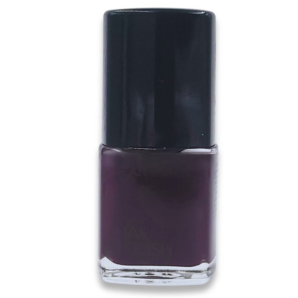 Nagellackflasche mit dunkelvioletter Farbe. Schwarzer Deckel. Quadratische Glasflasche.