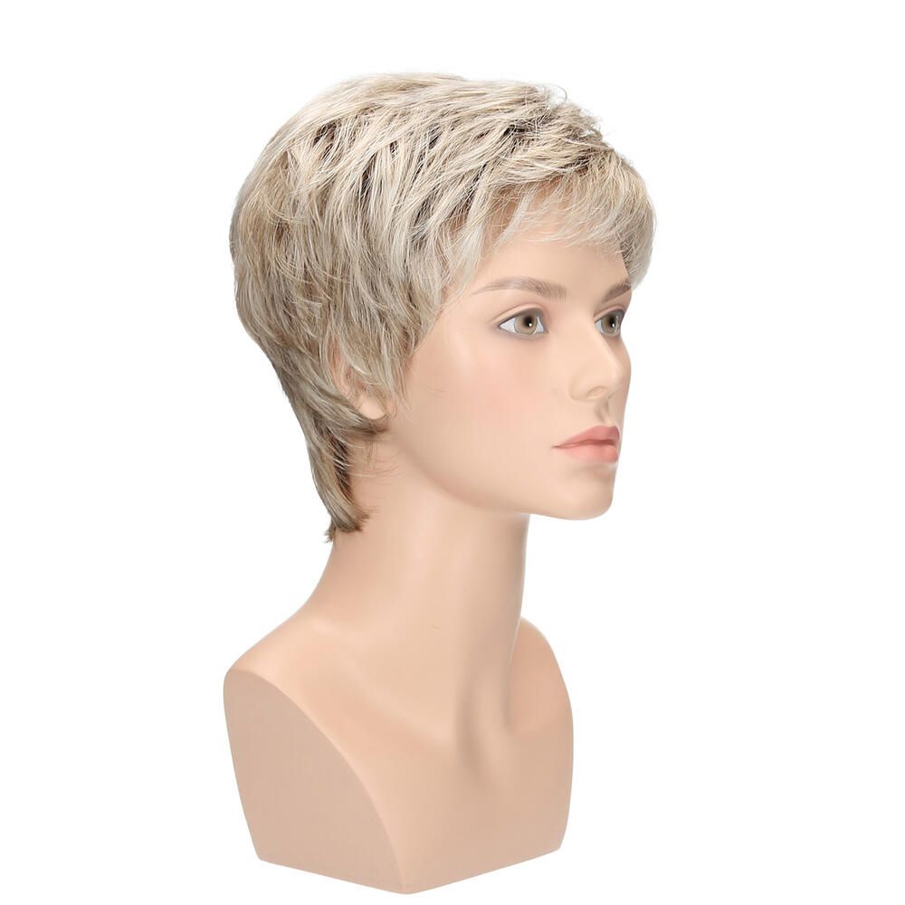Perücke Sam von trendhair. Kurzer, blond-aschfarbener Haarschnitt. Dreiviertelansicht auf einer Schaufensterpuppe.