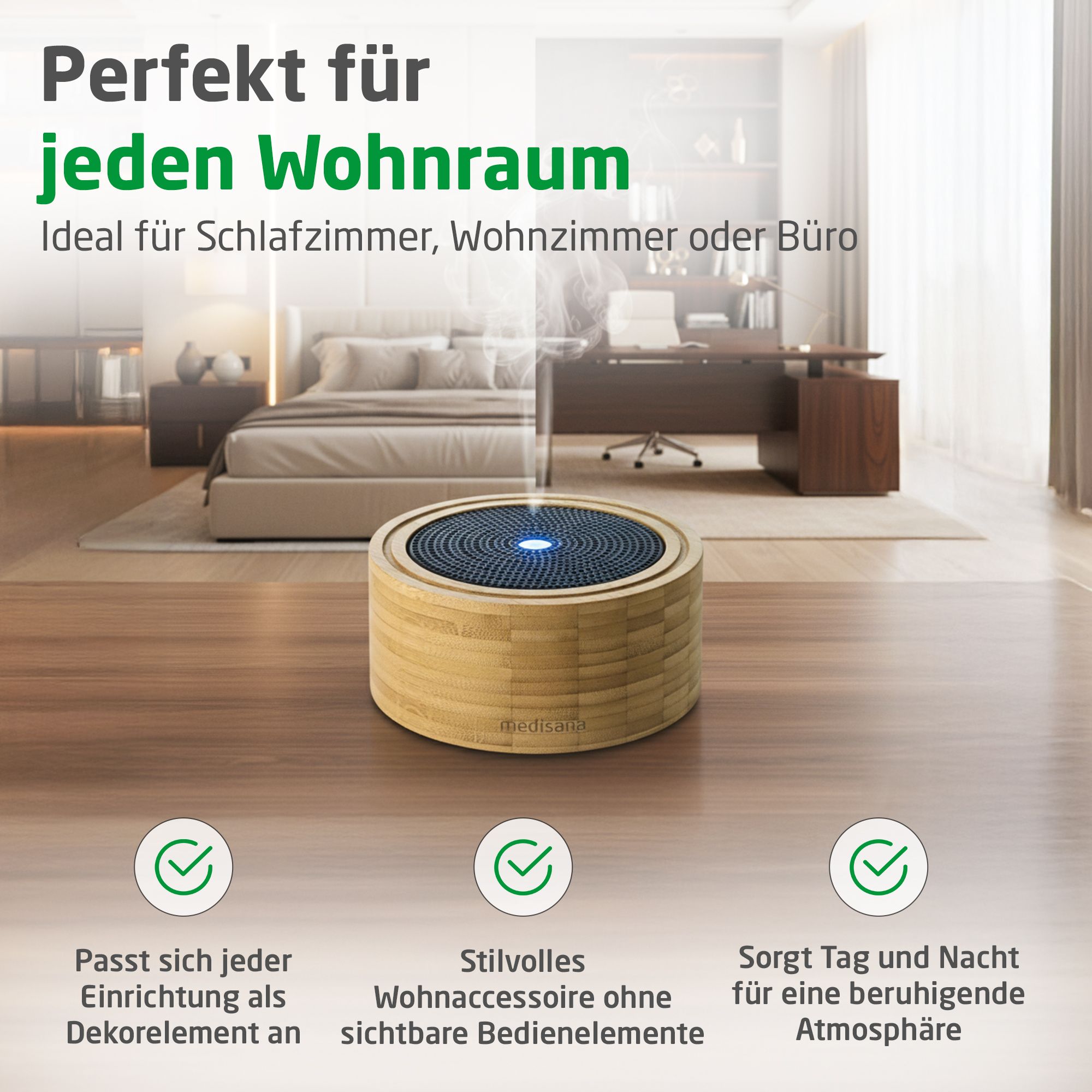 Bambus-Aroma-Diffusor mit blauem Licht und Dampf in einem modernen Wohnzimmer.