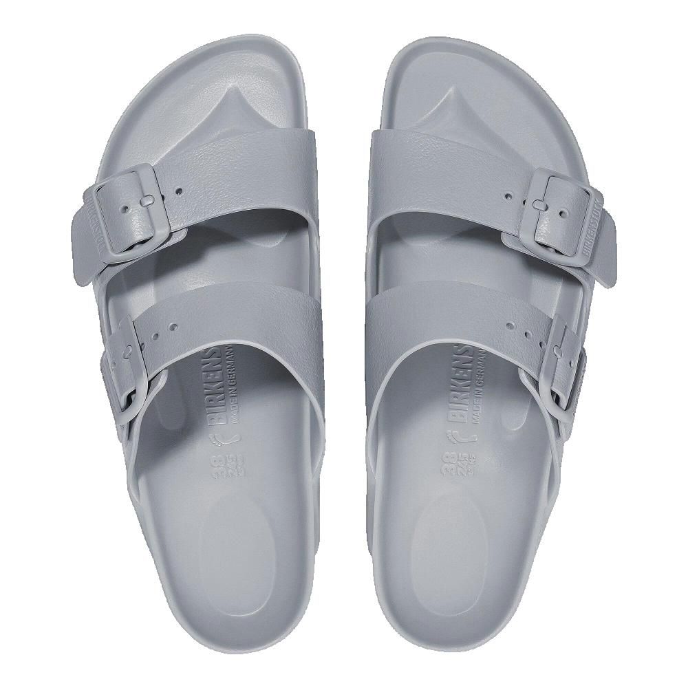 Paio di sandali grigi. Due cinturini con fibbie. Marchio interno: Birkenstock.
