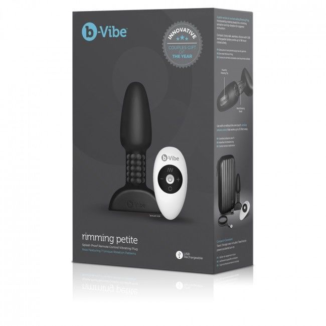 Produktverpackung mit Analplug, Fernbedienung und Zubehör. B-vibe Logo und Produktname.