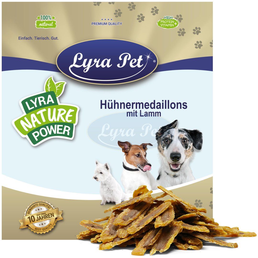 Lyra Pet Hühnermedaillons mit Lamm. Verpackung mit Produktabbildung und Hunde. Text: 100% natural, premium quality, high protein.