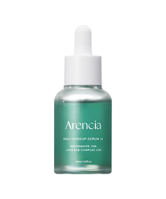 Grüne Serumflasche mit weißem Deckel. Aufschrift: Aarencia, Holy Hyssop Serum 12, Niacinamide 10% + Vita Ace Complex 12%.