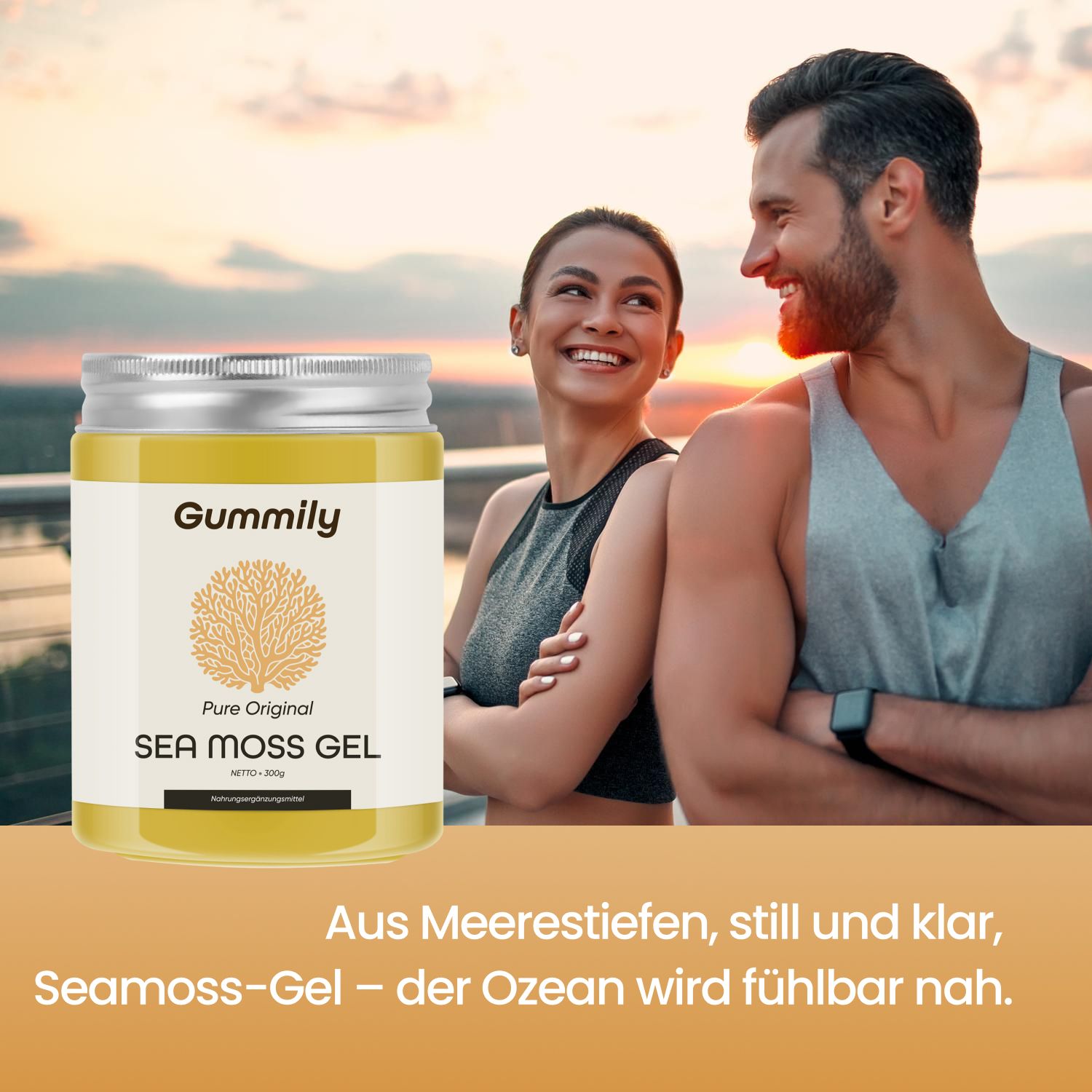 Paar vor Sonnenuntergang. Gummily Sea Moss Gel-Glas. Text: Aus Meerestiefen, still und klar, Seamoss-Gel.