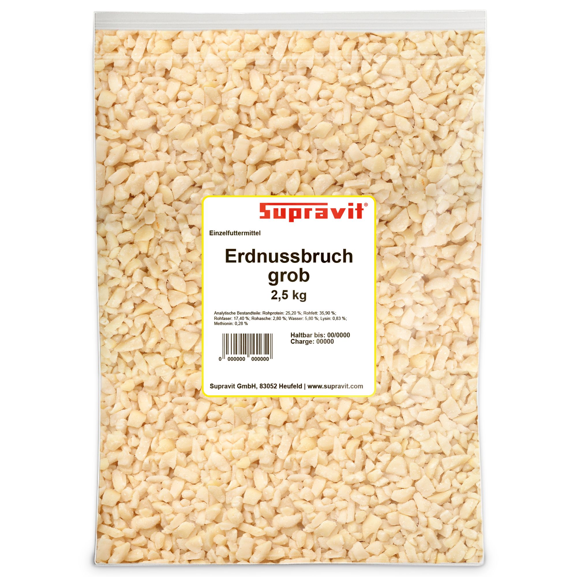 Transparente Tüte mit gehackten Erdnüssen. Aufkleber: Supravit, Erdnussbruch grob, 2,5 kg. Nährwertangaben, Mindesthaltbarkeit, Charge.