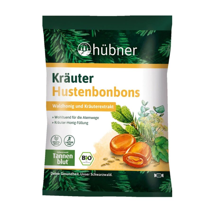 Verpackung mit Hustenbonbons. "Hübner"-Logo, "Kräuter Hustenbonbons"-Schriftzug, BIO-Siegel. Abbildung von Bonbons und Kräutern.
