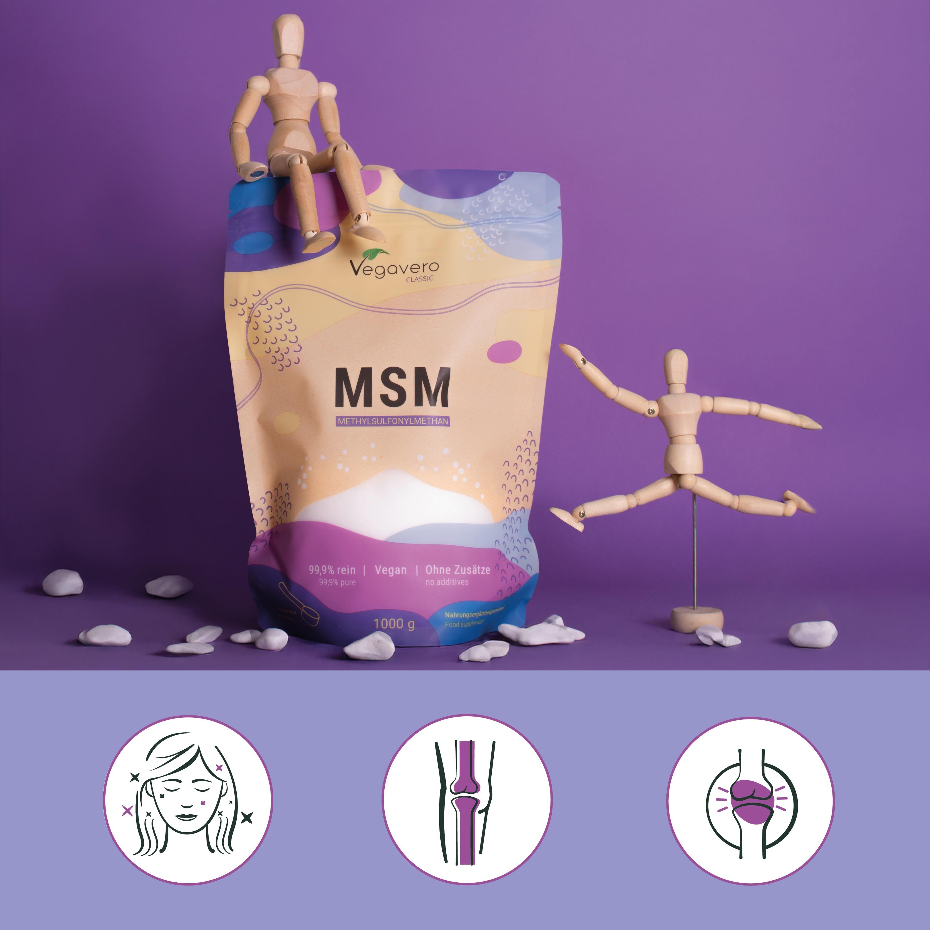 Beutel mit MSM-Pulver, daneben Holzpuppen. Aufschrift: Vegavaro, MSM, 1000g. Drei Icons: Haut, Gelenk, Gelenkschmerzen.