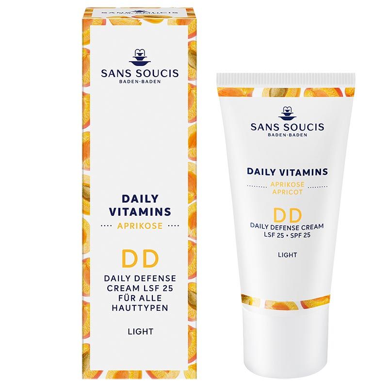 Creme-Tube und Schachtel. Aufschrift: Sans Soucis, Daily Vitamins Aprikose DD Cream LSF 25. Für alle Hauttypen. Farbe: Light.
