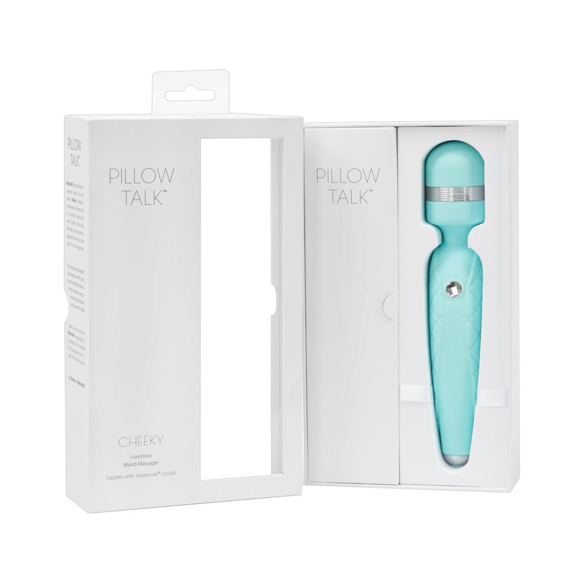 Verpackung mit türkisfarbenem Massage-Vibrator. Produktname und Marke Pillow Talk Cheeky sind sichtbar.