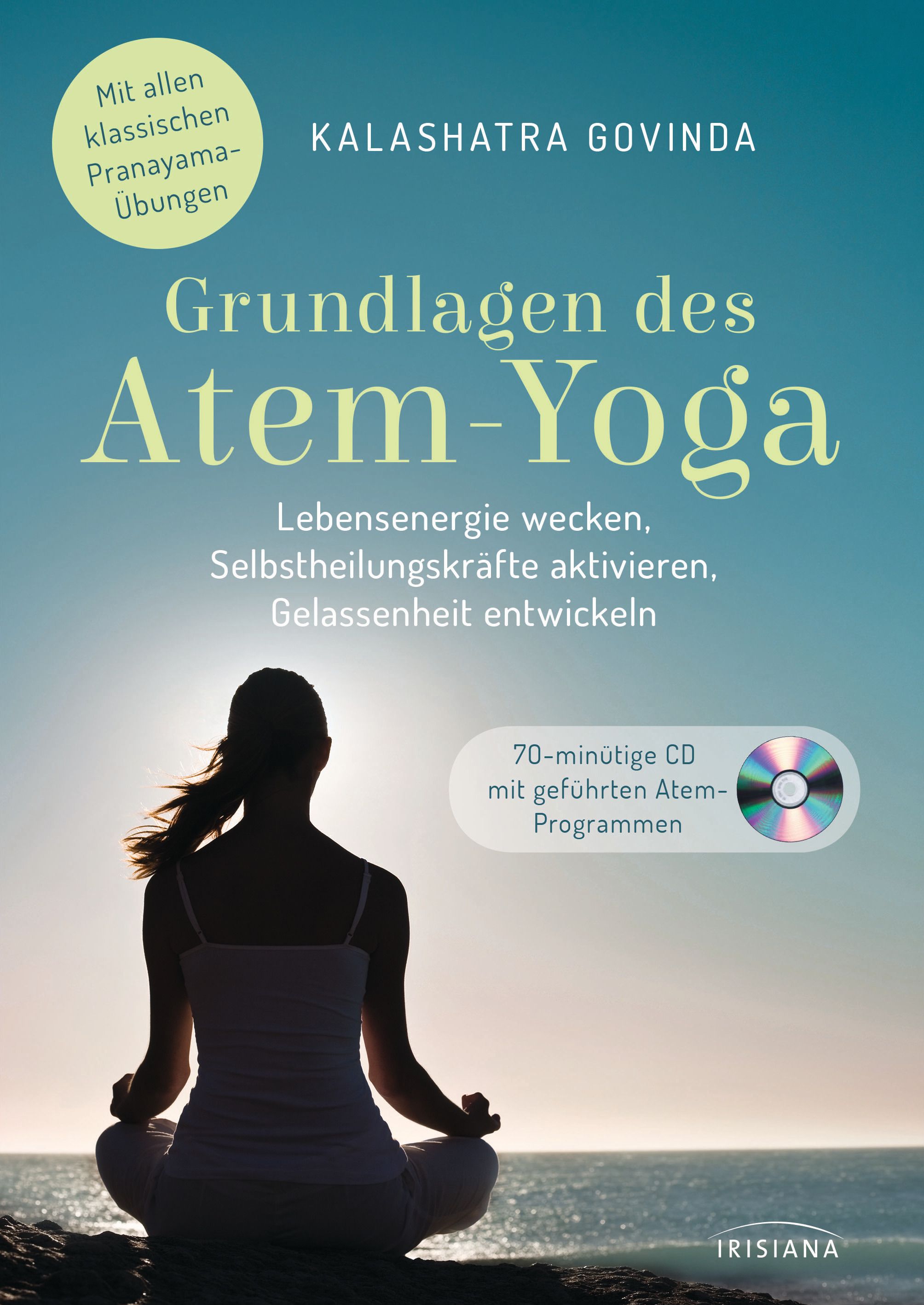 Buchcover: Grundlagen des Atem-Yoga. Titel, Autor, und Zusatzinformationen. Eine Frau sitzt am Meer in Yoga-Pose.