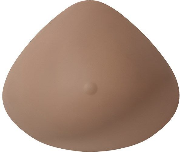 Brustprothese, tropfenförmig, hautfarben. Mit zentralem Nippel. Glatte Oberfläche.