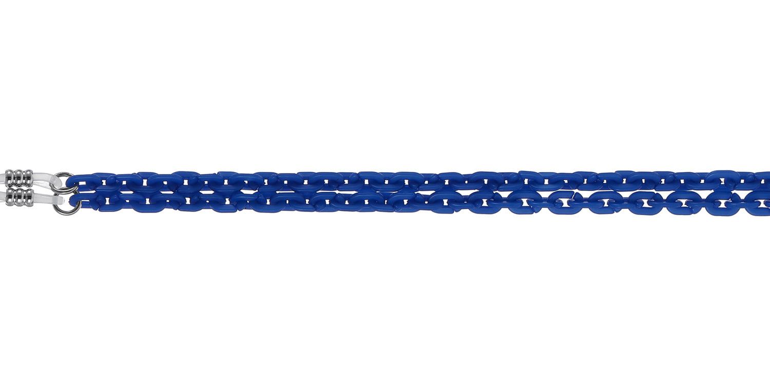 Blaue Brillenkette, gehäkeltes Design, mit silbernen Enden. Auf weißem Hintergrund.