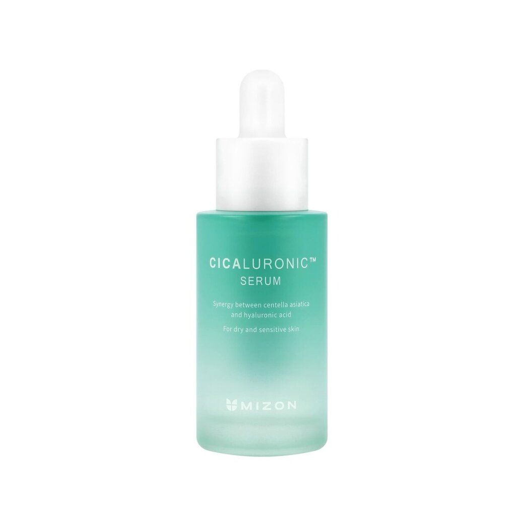 Grüne Serumflasche mit weißem Deckel. Aufschrift: Cicaluronic Serum. Marke: Mizon.