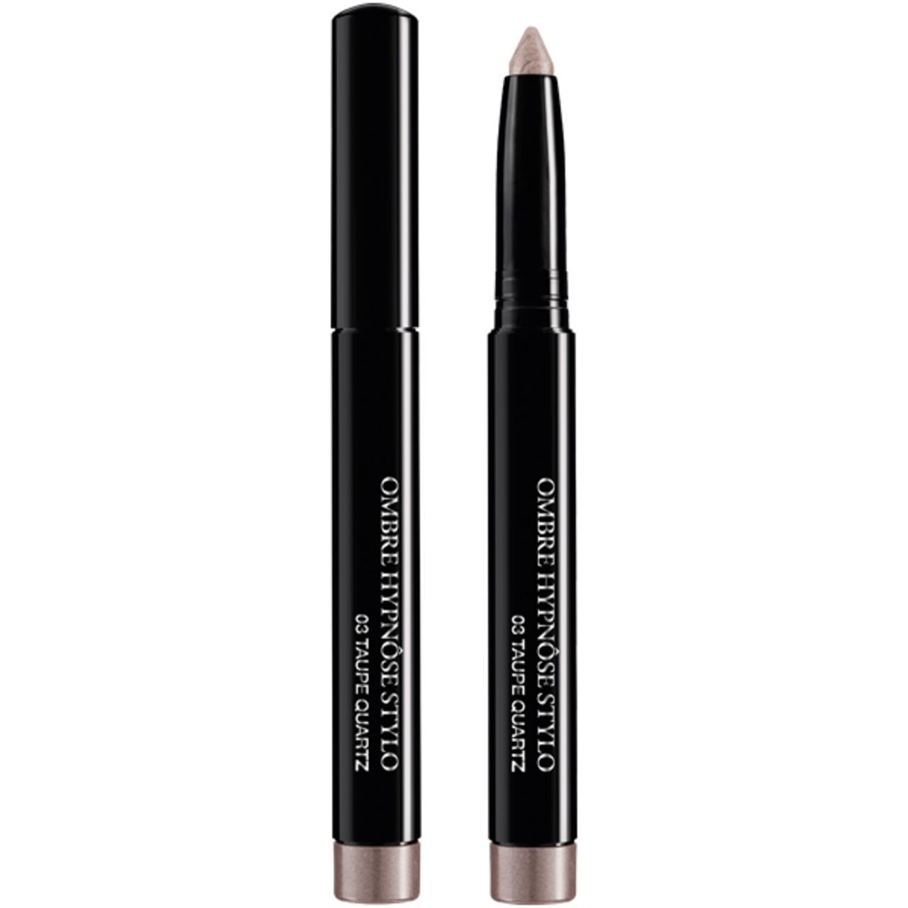 Lancôme Ombre Hypnôse Stylo. Schwarzer Stift mit hellbrauner Spitze. Text: Ombre Hypnôse Stylo, 03 Taupe Quartz.