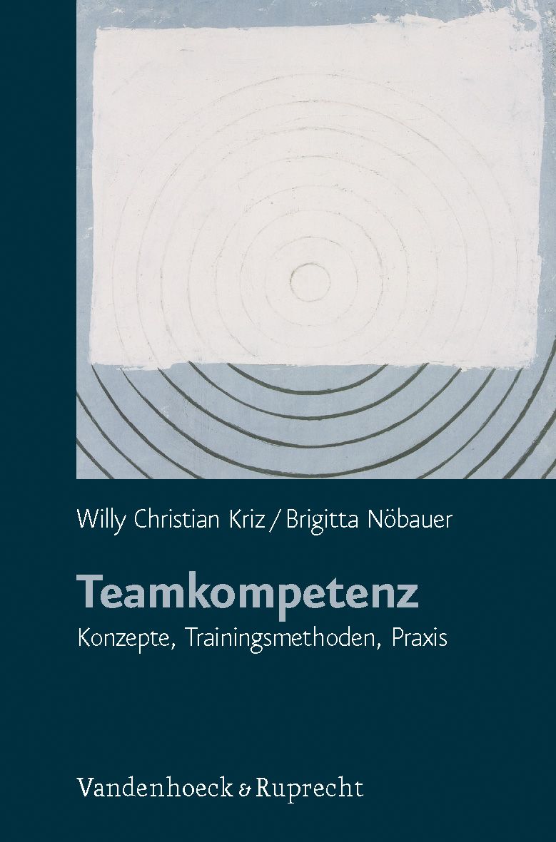Buchcover mit Titel Teamkompetenz. Autoren: Willy Christian Kriz, Brigitta Nöbauer. Verlag Vandenhoeck & Ruprecht. Hintergrund: abstrakte Formen.