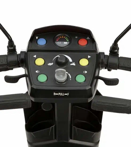 Lenker des Centuro S4 Elektromobils. Bedienelemente: Knöpfe, Anzeige, Schalter. Spiegel.
