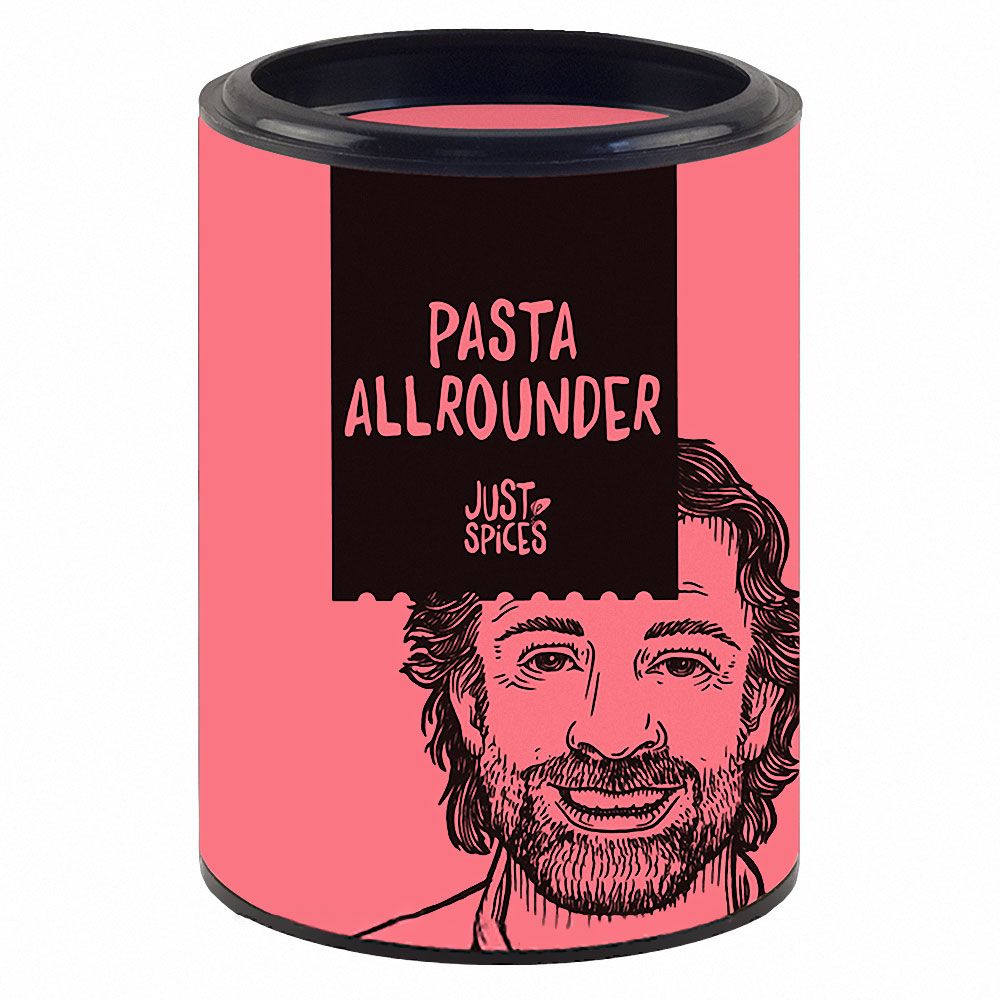 Zylindrische Dose mit rosa Hintergrund. Schwarzes Rechteck mit "PASTA ALLROUNDER" und "JUST SPICES". Illustration eines Mannes.