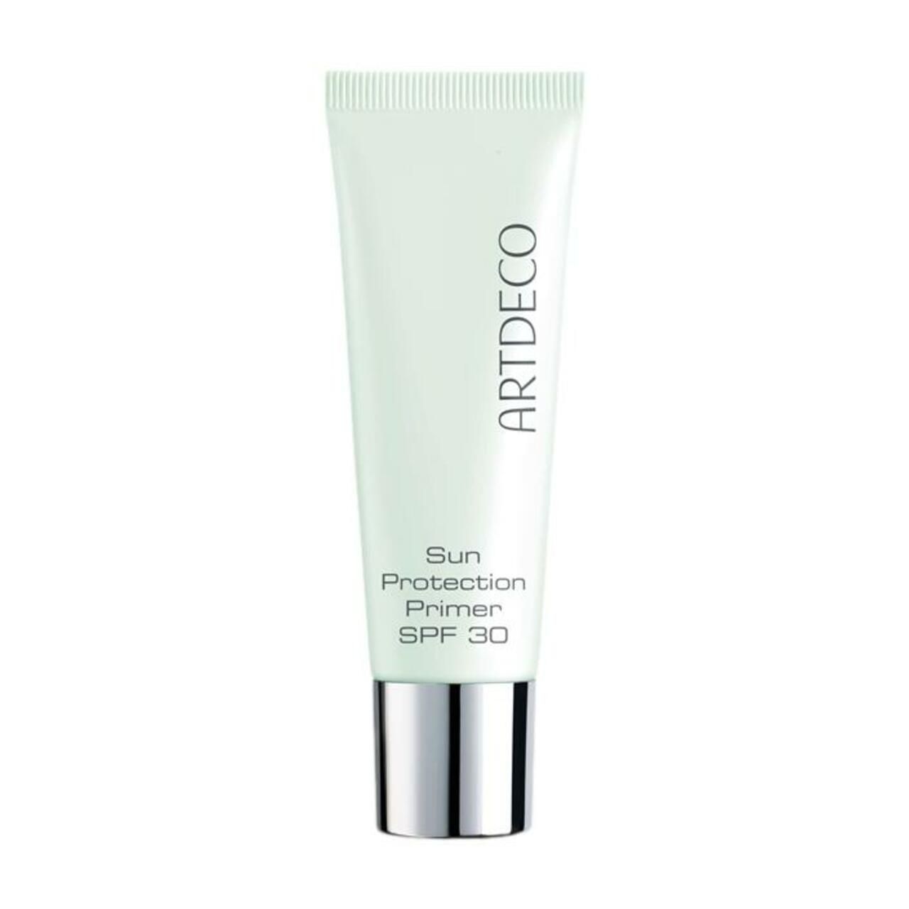 Tube mit Produktaufschrift ARTDECO, Sun Protection Primer SPF 30. Hellgrüne Tube mit silberfarbenem Deckel. Text in Schwarz.