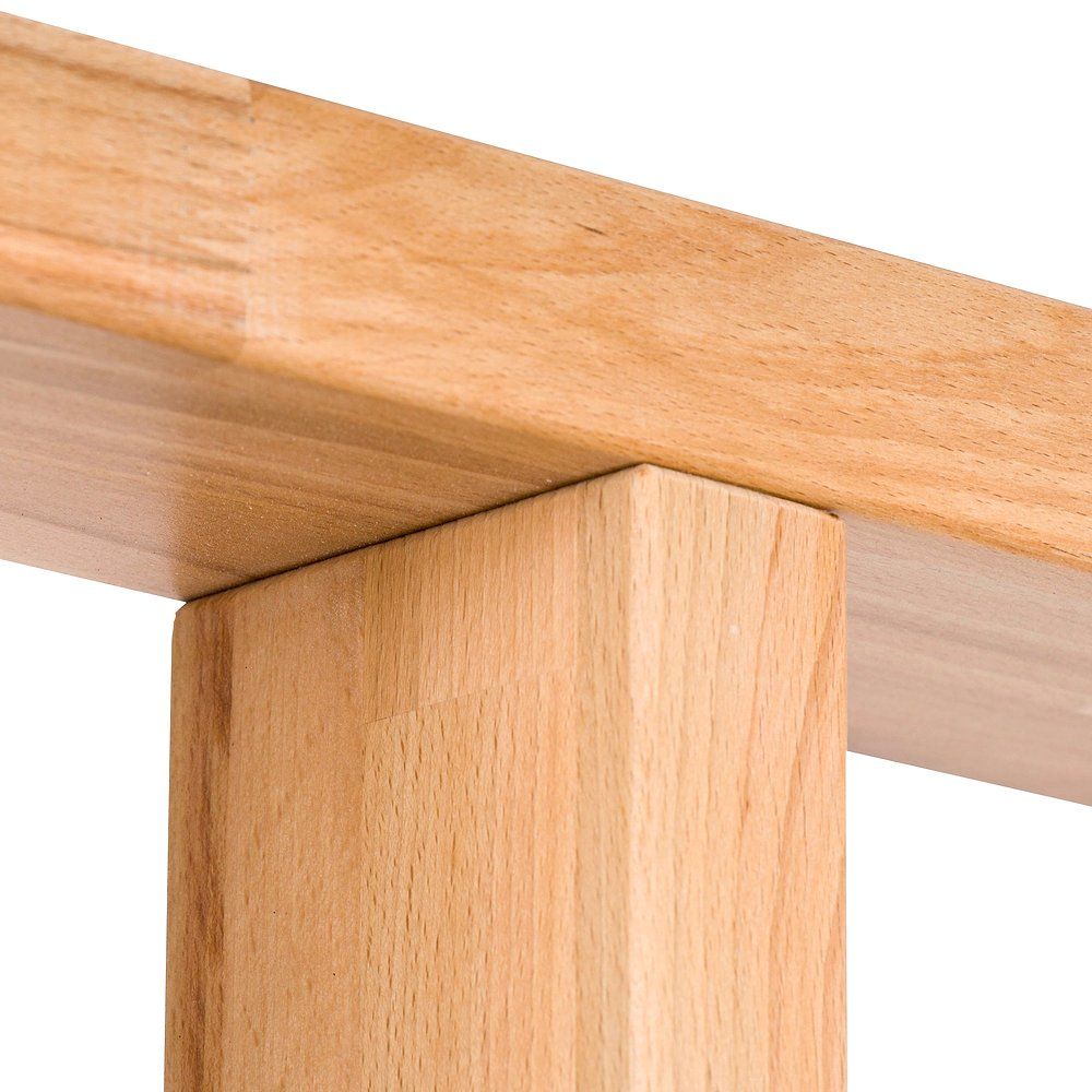 Detailansicht einer Holzkonstruktion. Eckverbindung zwischen vertikalem Pfosten und horizontaler Stange. Holzmaserung.