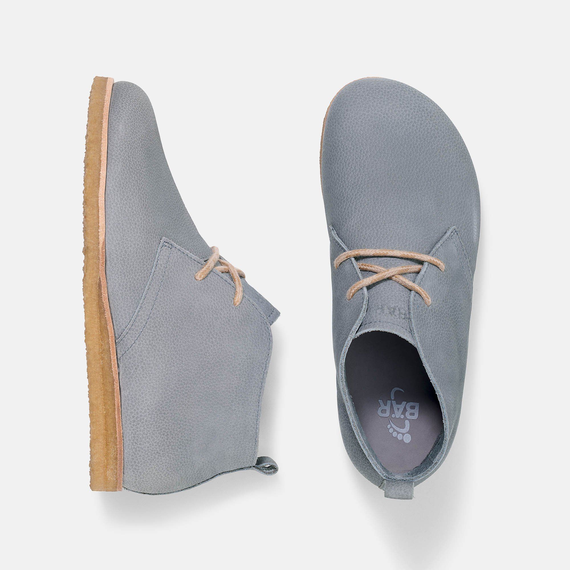 Zwei graue BÄR Honor Damen Stiefeletten, breite Weite, Schnürung, helle Sohle, Draufsicht.
