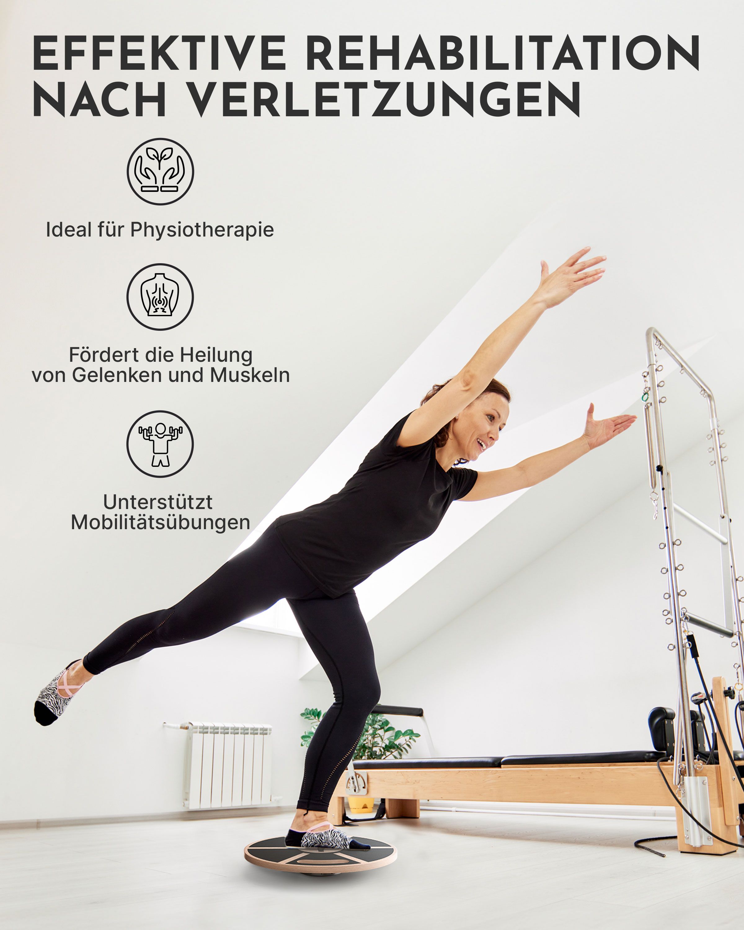 Frau trainiert auf Balance Pad. Ideal für Physiotherapie. Unterstützt Mobilitätsübungen. Rehabilitation nach Verletzungen.