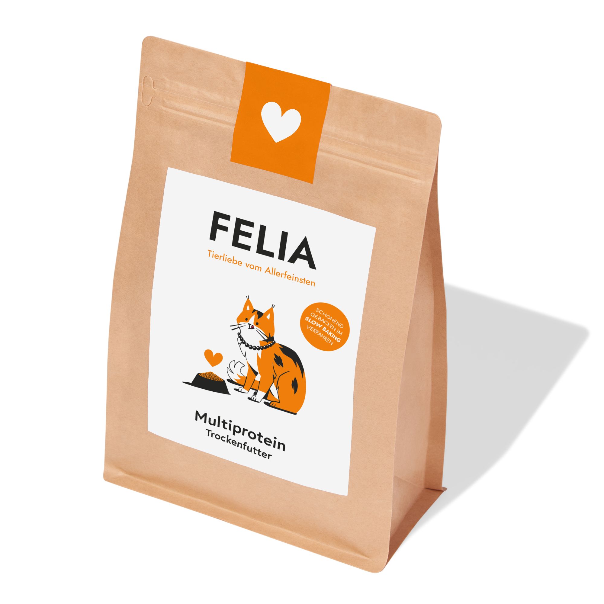 Beutel Trockenfutter. Aufdruck mit Logo, Katze und Text. Orangefarbenes Herz-Symbol. "FELIA" und "Multiprotein Trockenfutter" sichtbar.