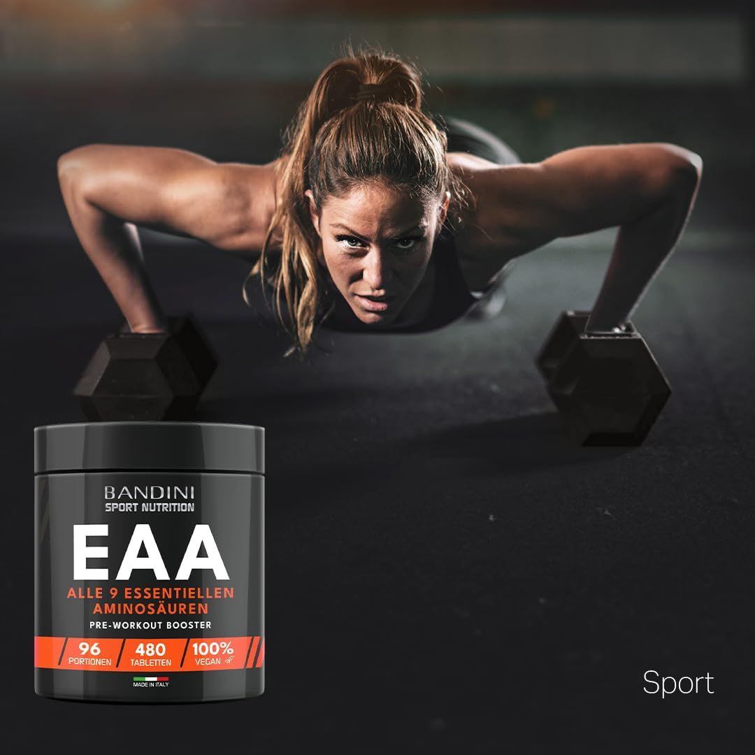 Bandini EAA Aminosäuren Komplex Tabletten-Dose. Schwarze Dose mit orangefarbenem Etikett. Frau macht Liegestütze.