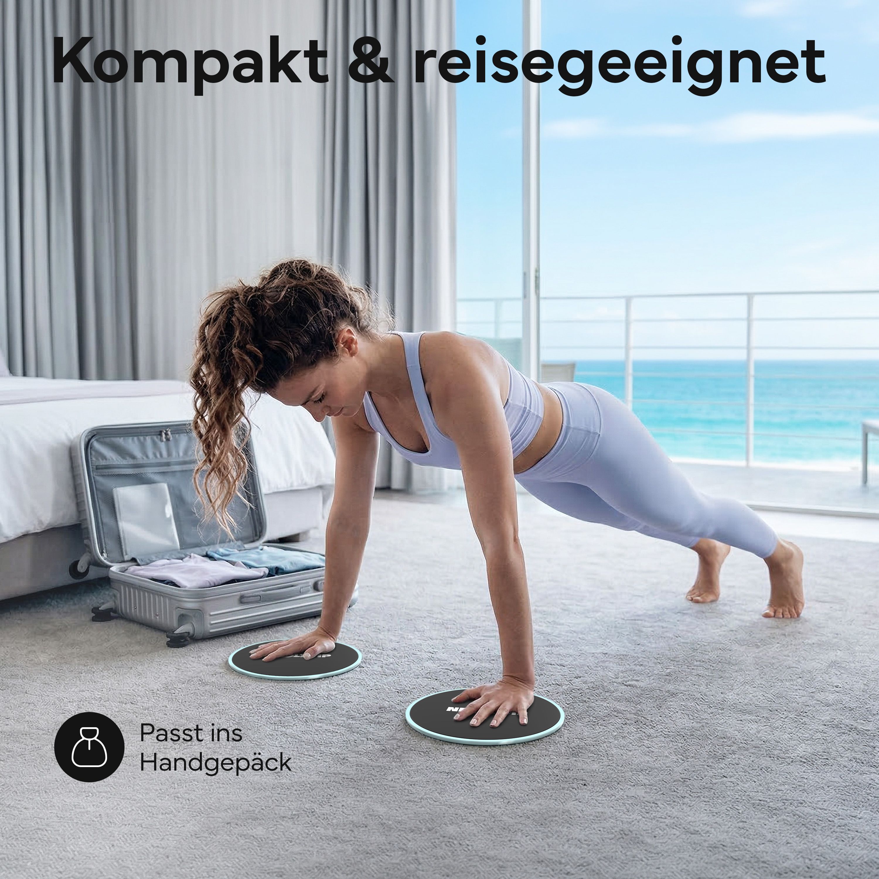 Zwei NEOLYMP Pilates Slider im Handgepäckformat, kompakt und reisefreundlich.