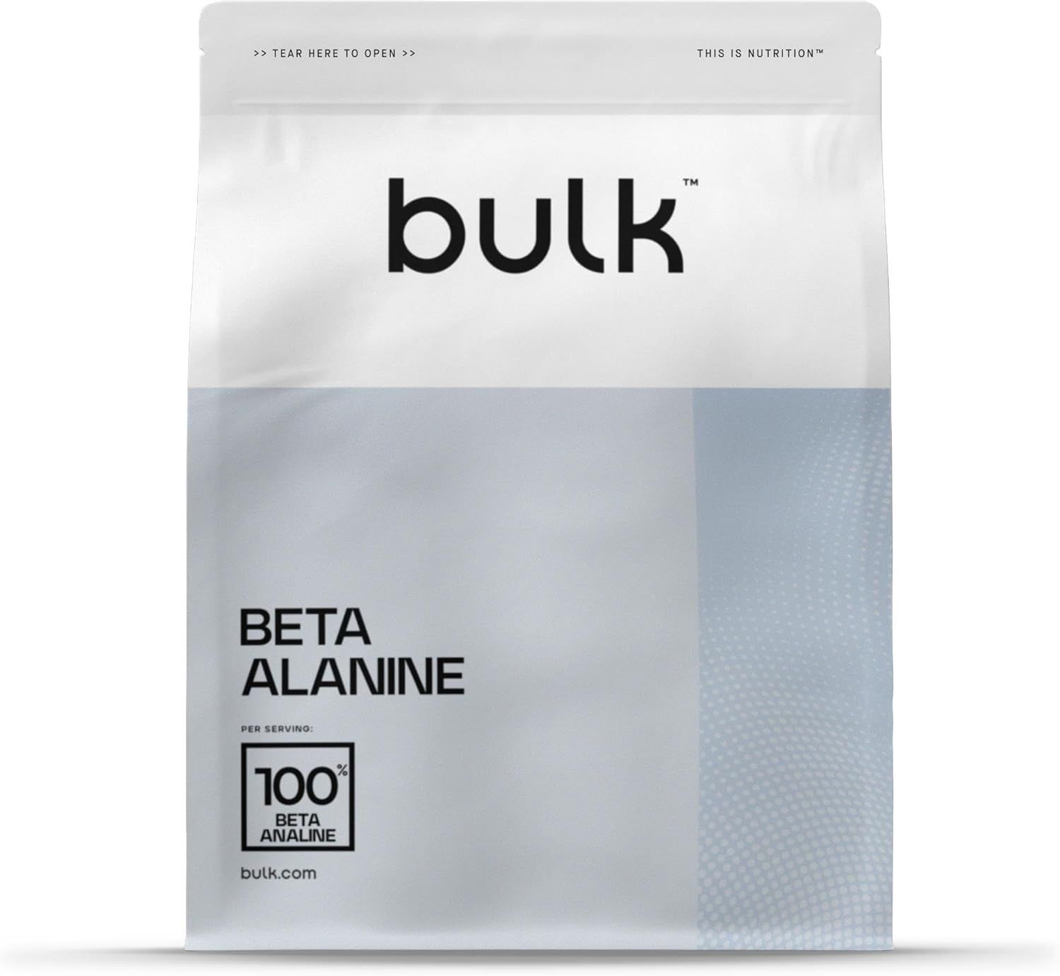 Weiße Beutel mit "bulk"-Logo und "Beta Alanine"-Schriftzug. Enthält 100% Beta Alanin. Aufdruck: "THIS IS NUTRITION".