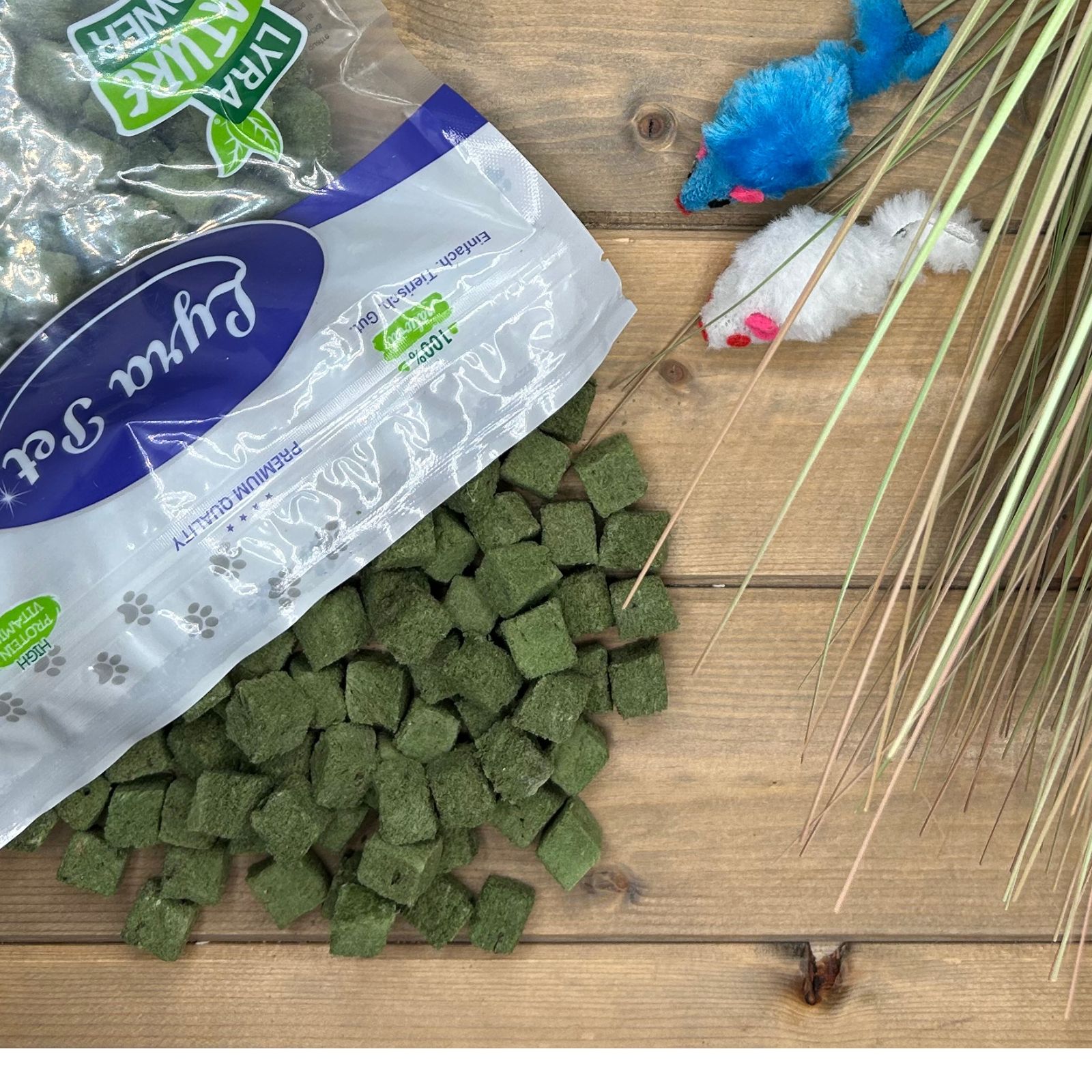 Lyra Pet® Katzengraswürfel gefriergetr.