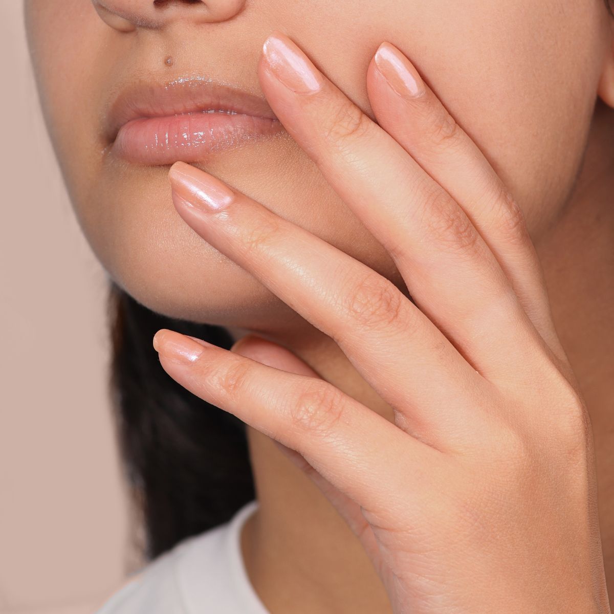 LONDONTOWN kur Illuminating Nail Concealer Nagelaufheller Bare