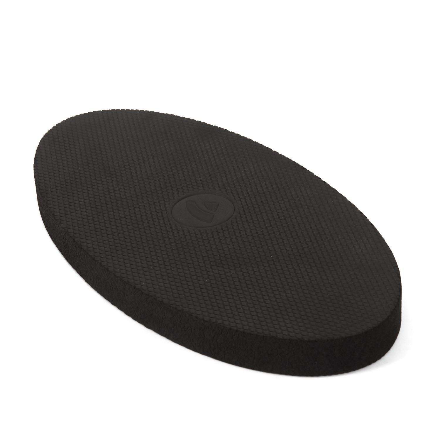 Schwarzes, ovales Yoga-Pad aus EVA-Schaum mit Rautenmuster und Logo, Seitenansicht.