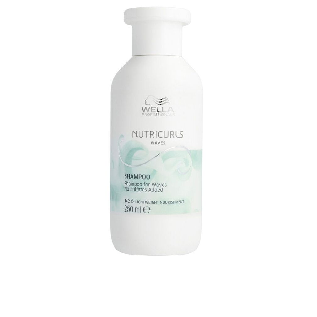 Weiße Shampoo-Flasche mit weißem Deckel. Aufschrift: Wella Nutricurls Waves Shampoo. 250 ml.