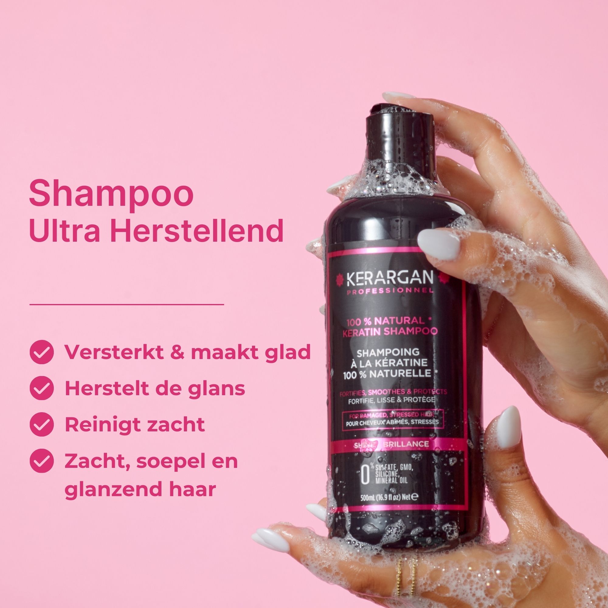 Kerargan shampoo fles in hand. Tekst: Ultra Herstellend. Versterkt & maakt glad, herstelt de glans, reinigt zacht. Zacht, soepel en glanzend haar.