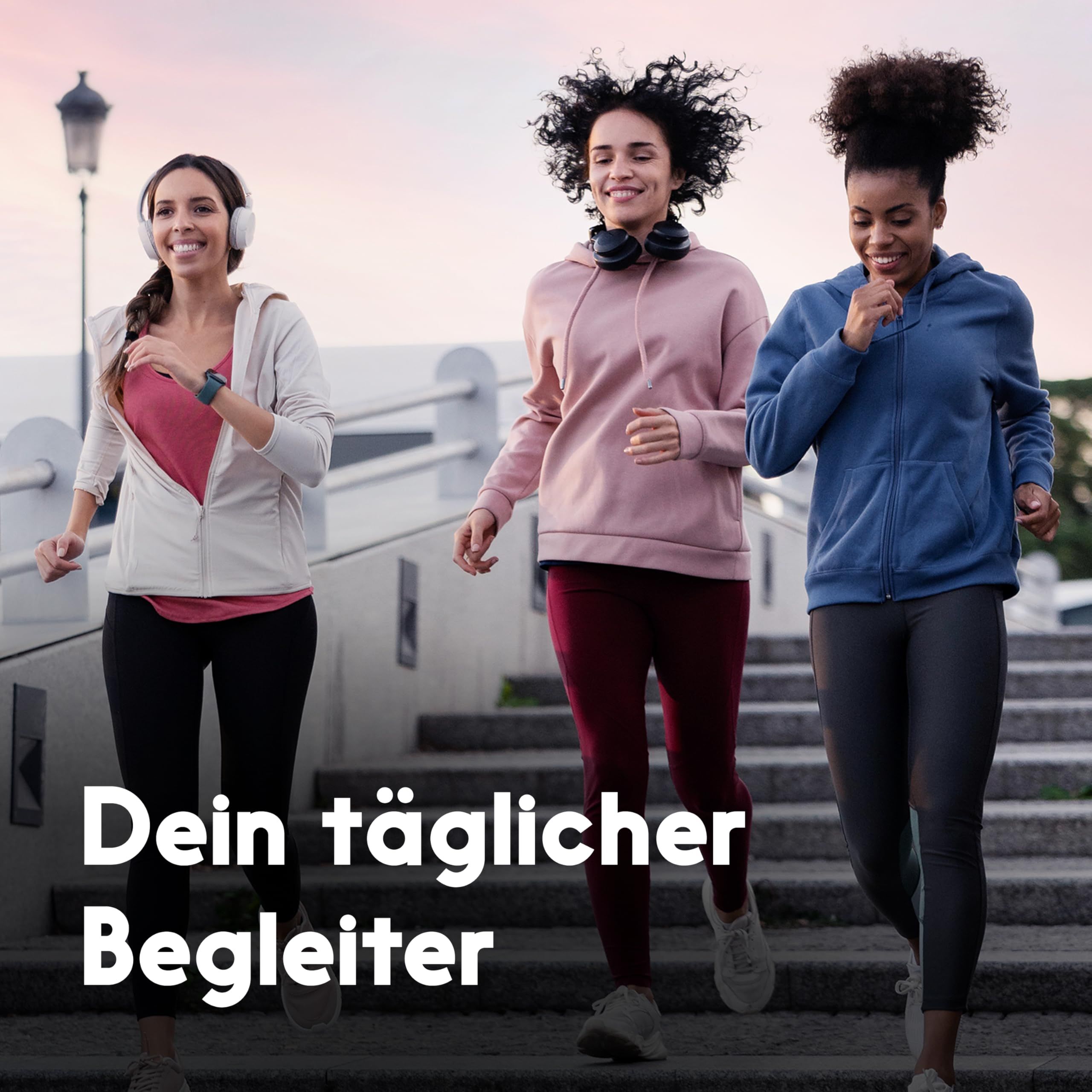 Drei Frauen joggen Treppe hoch. Text: Dein täglicher Begleiter.