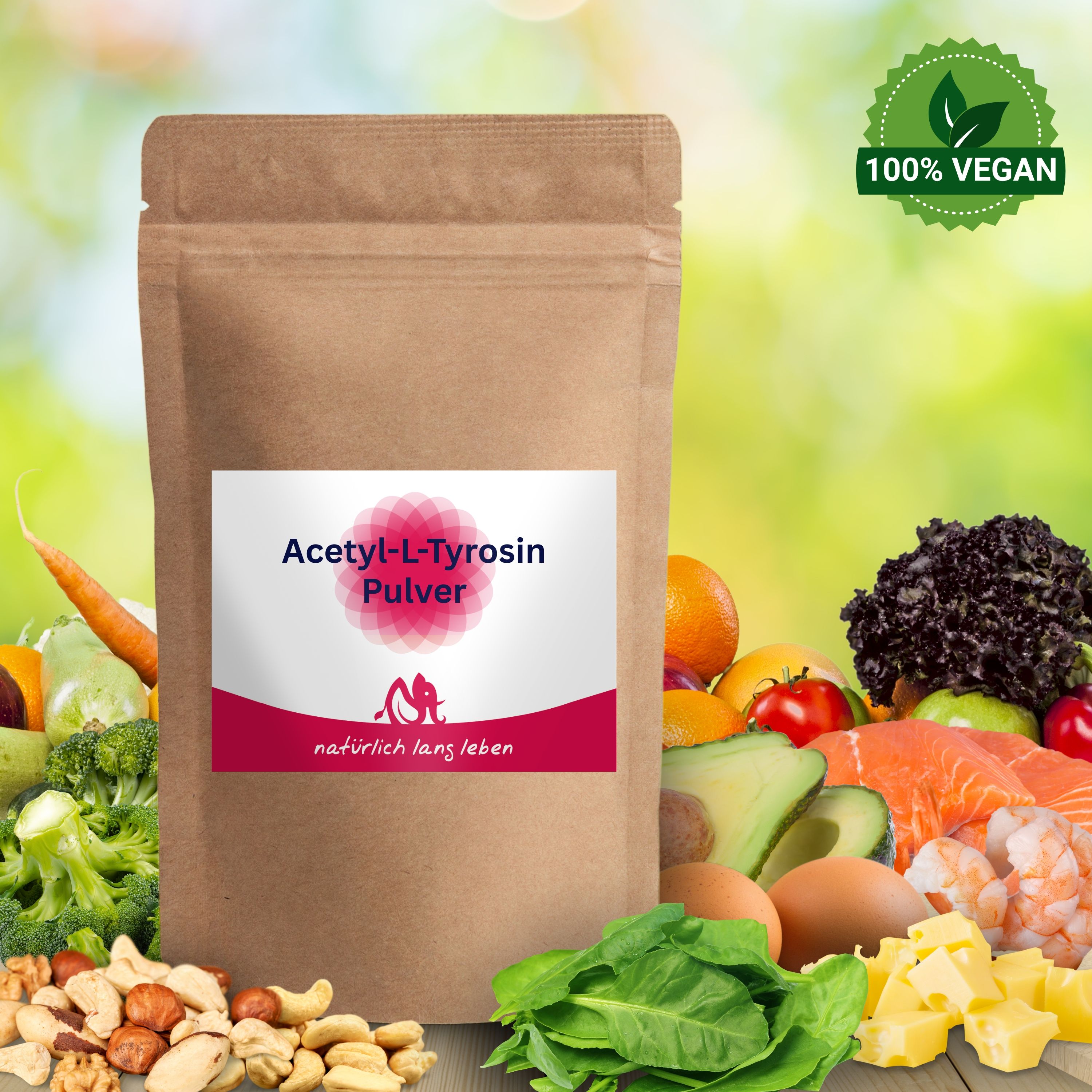 Braune Tüte mit Etikett. Aufschrift: Acetyl-L-Tyrosin Pulver. Logo mit Schriftzug: natürlich lang leben. 100% Vegan-Siegel.