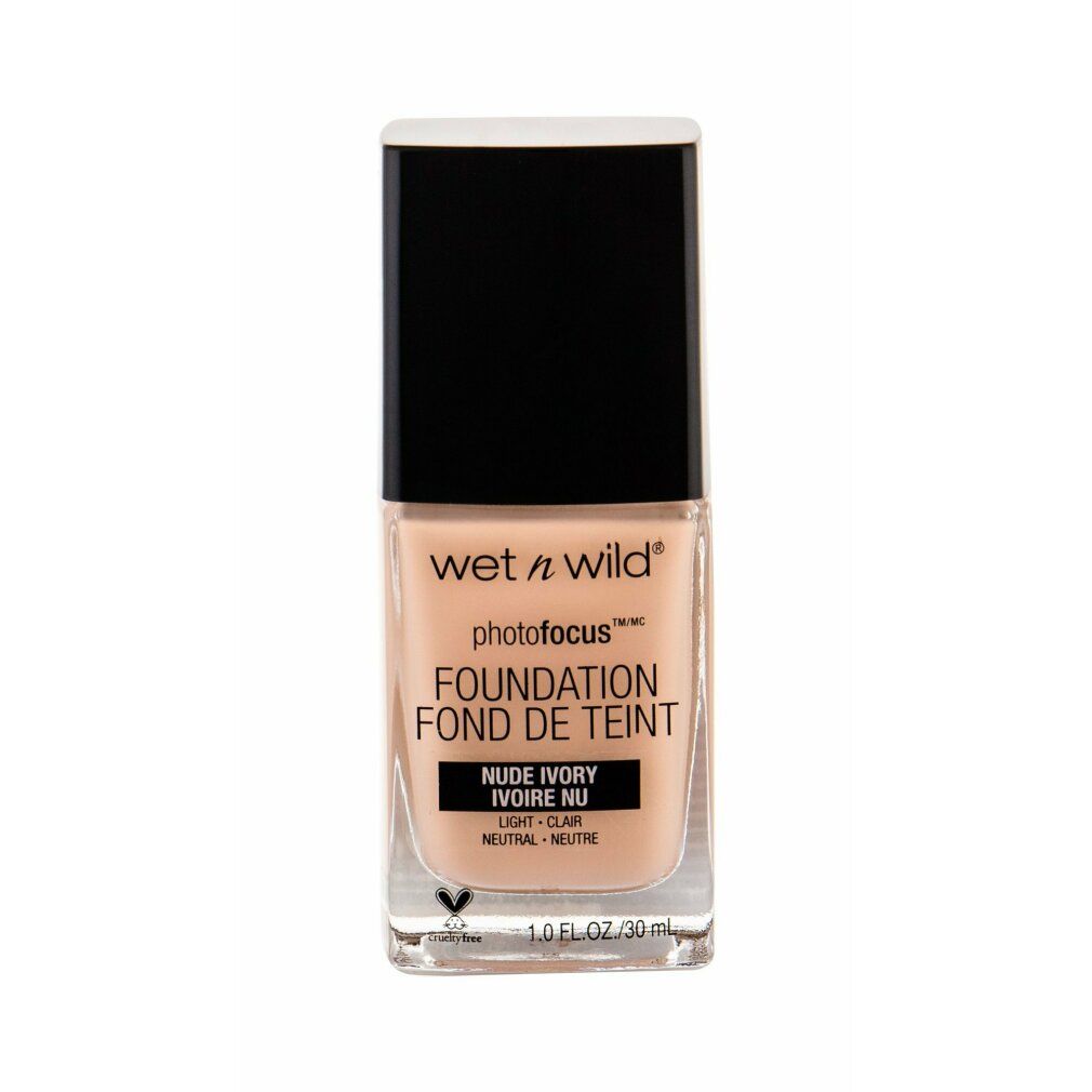 Wet n Wild Photofocus Foundation. Nude Ivory. Flasche mit schwarzem Deckel. Hellbeige Farbton. 30ml.