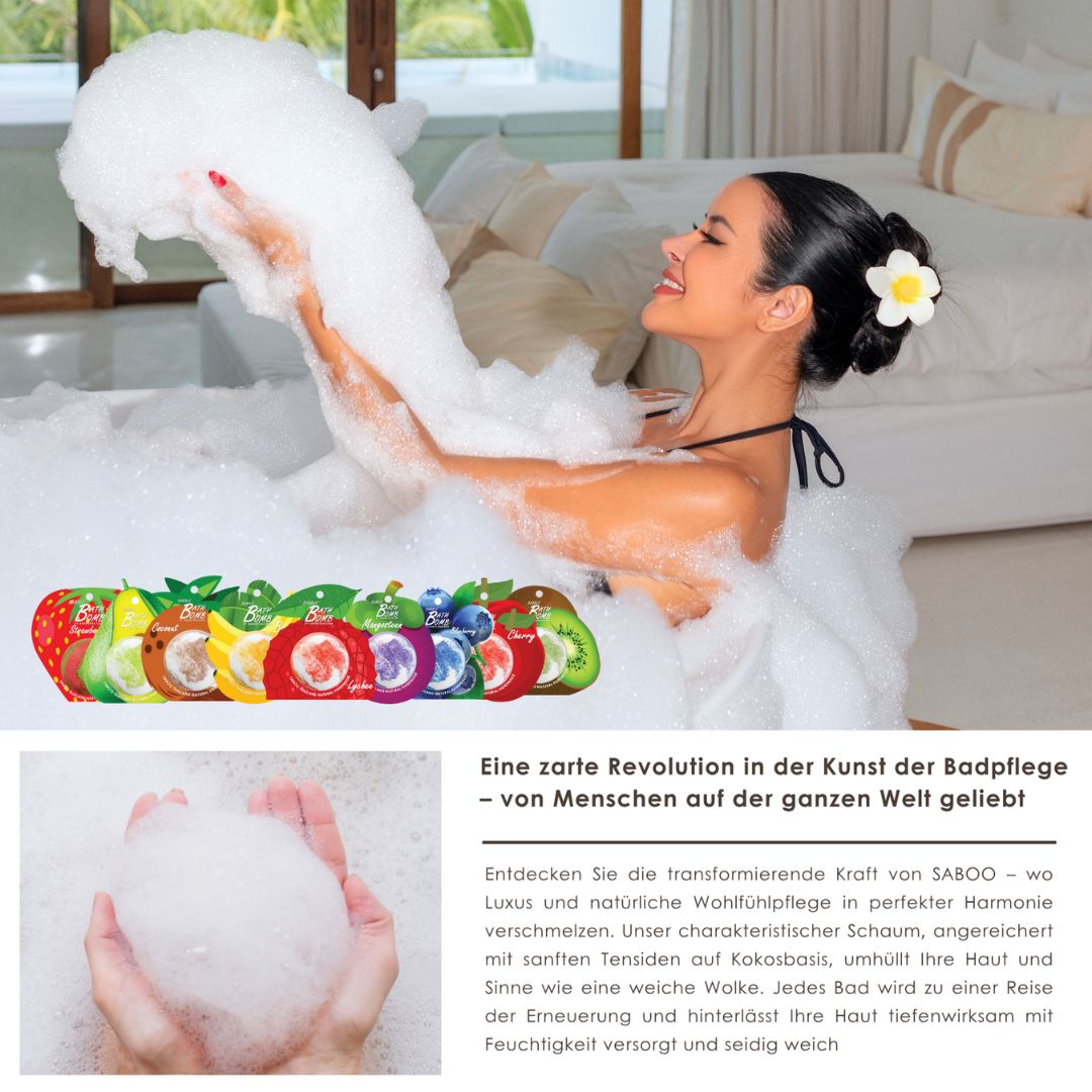 Frau in Badewanne mit Schaum. Mehrere Badbomben-Verpackungen. Text: SABOO. Text über die transformierende Kraft von SABOO.