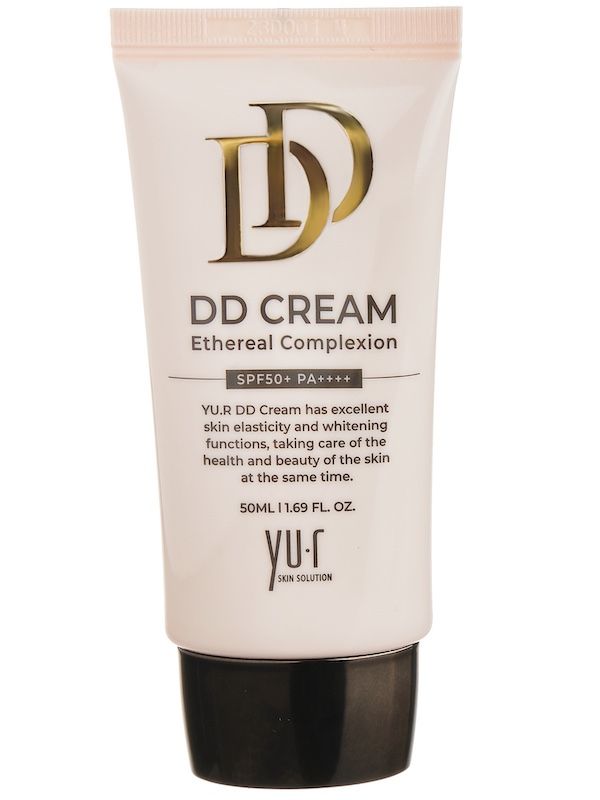 Creme-Tube mit schwarzem Deckel. Aufschrift: DD CREAM Ethereal Complexion, SPF50+ PA++++. Marke: Yu.r Skin Solution.