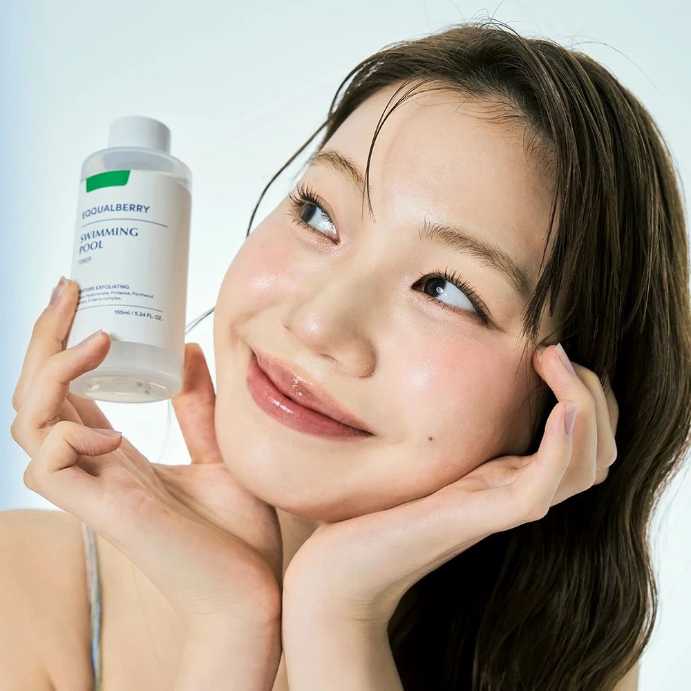 EQQUALBERRY Swimming Pool Toner – Erfrischender Gesichtstoner mit Hyaluronsäure