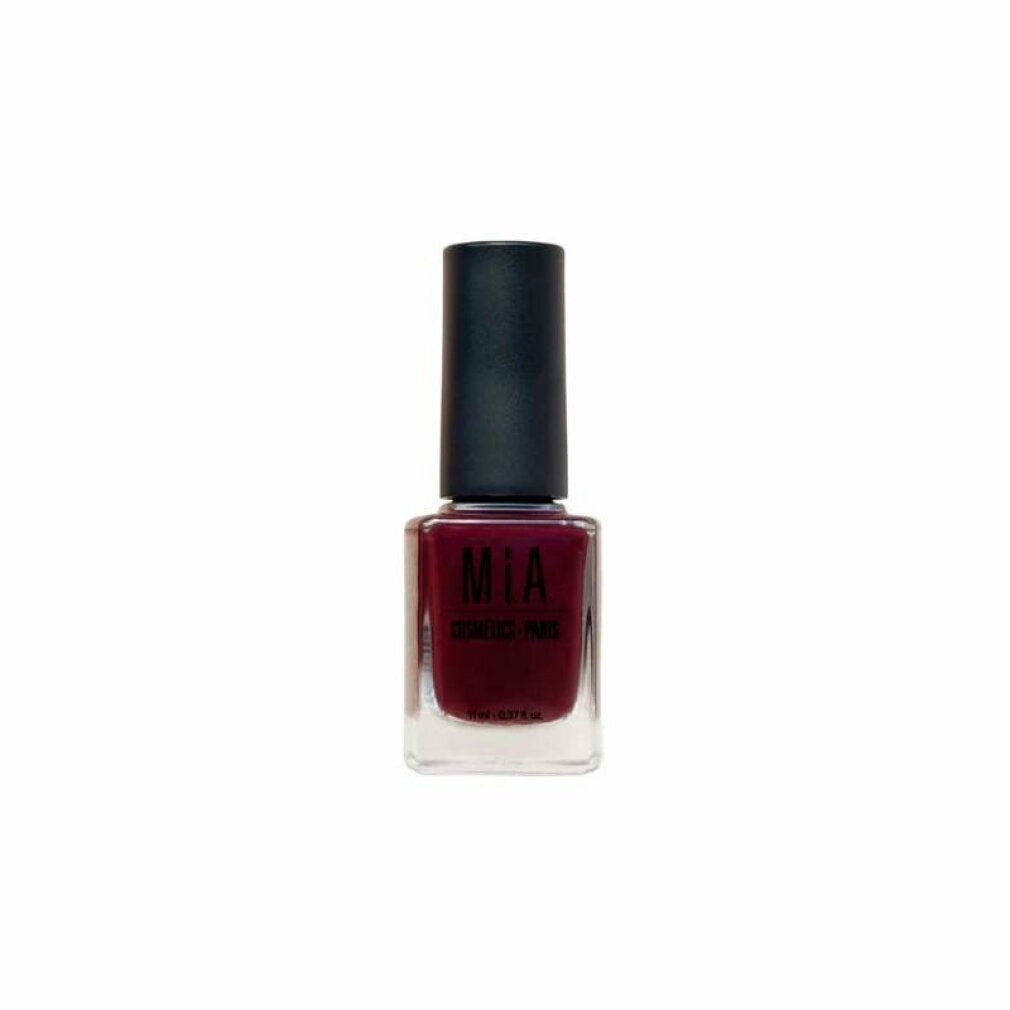 Mia Cosmetics Esmalte Bull Blood. Flasche mit dunkelrotem Nagellack, schwarzem Deckel. Klarer Flaschenkörper, Produktname und Marke sichtbar.