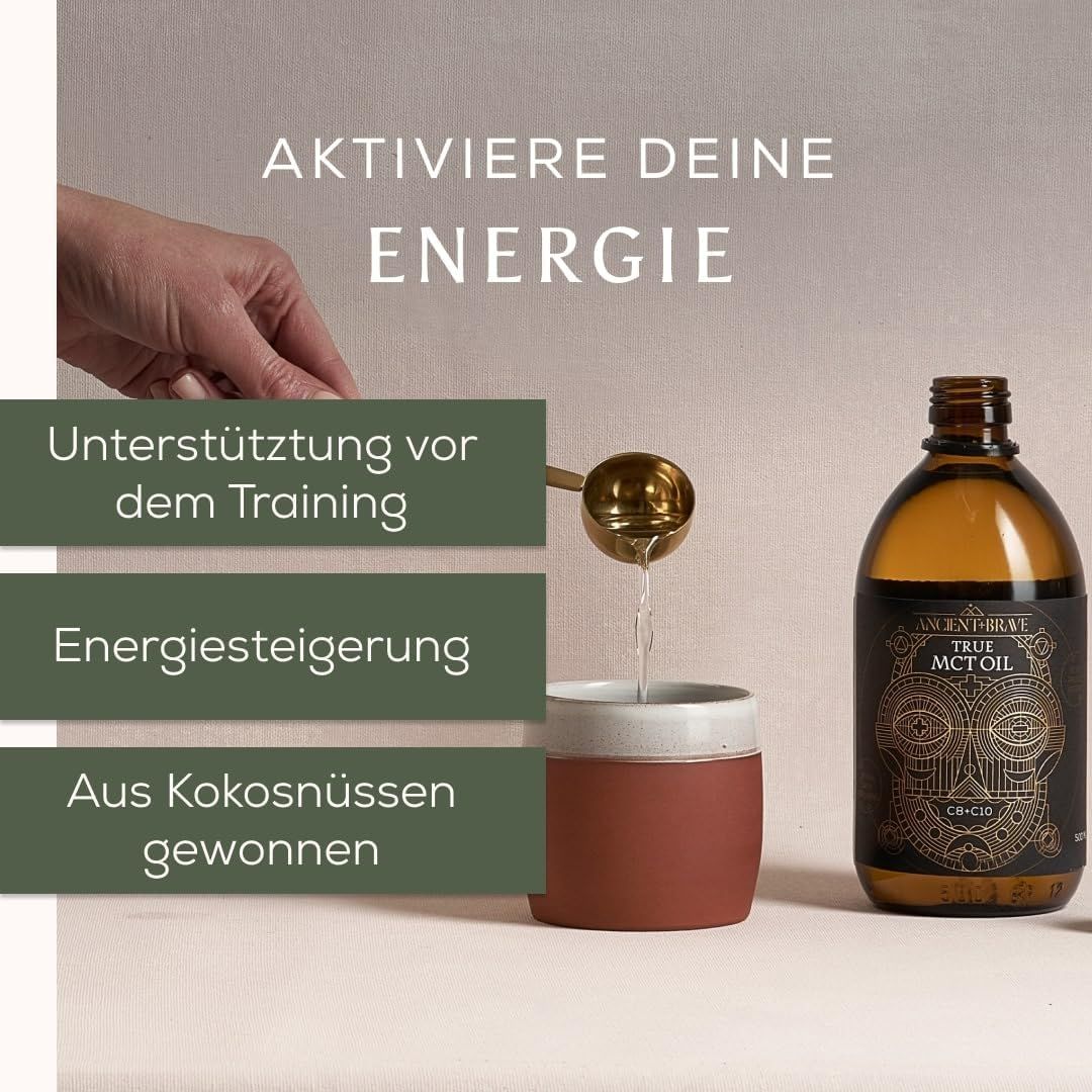 Eine Hand gießt MCT-Öl in eine Schüssel mit Granatapfelkernen und Salat. Daneben eine Flasche MCT-Öl. Symbole für Intervallfasten und Konzentration.
