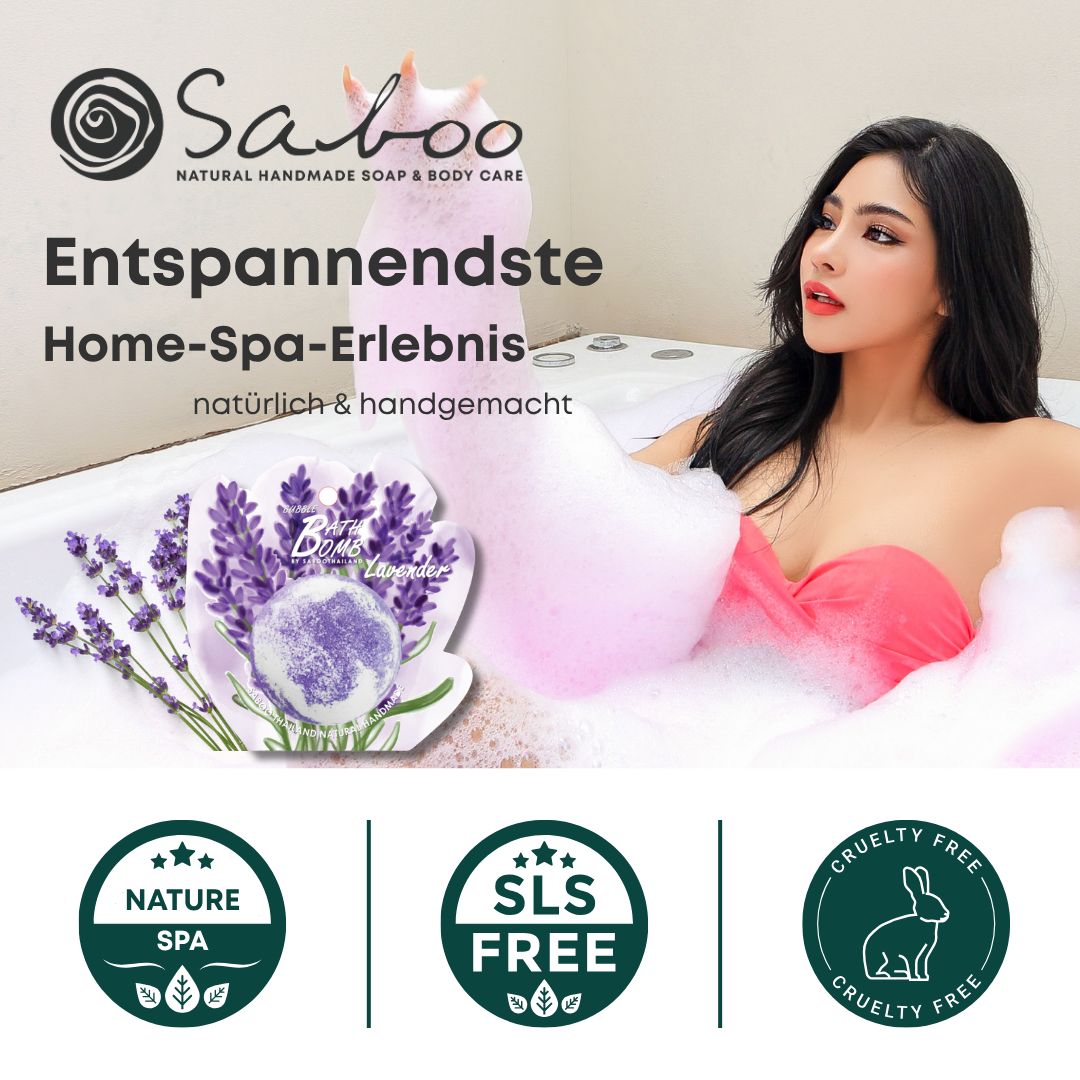 Frau in Badewanne mit Schaum. Logo: Saboo. Produkt: Bad Bombe. Zertifizierungen: Nature Spa, SLS Free, Cruelty Free.