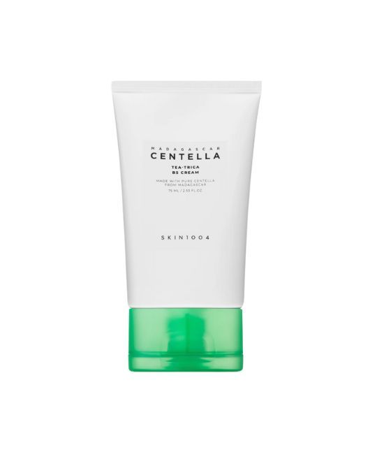 Weiße Tube mit grünem Boden. Aufschrift: MADAGASCAR CENTELLA TEA-TRICA B5 CREAM. Marke: SKIN1004.