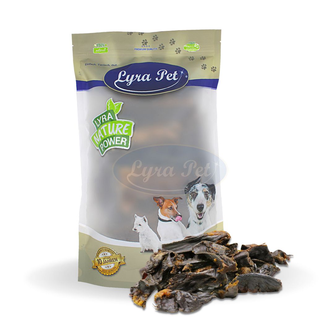 Beutel mit Lyra Pet Pferdeherz-Snacks. Sichtbar: Produkt, Logo, Hunde-Illustrationen, Schriftzug "Lyra Nature Power" und "10 Jahre".