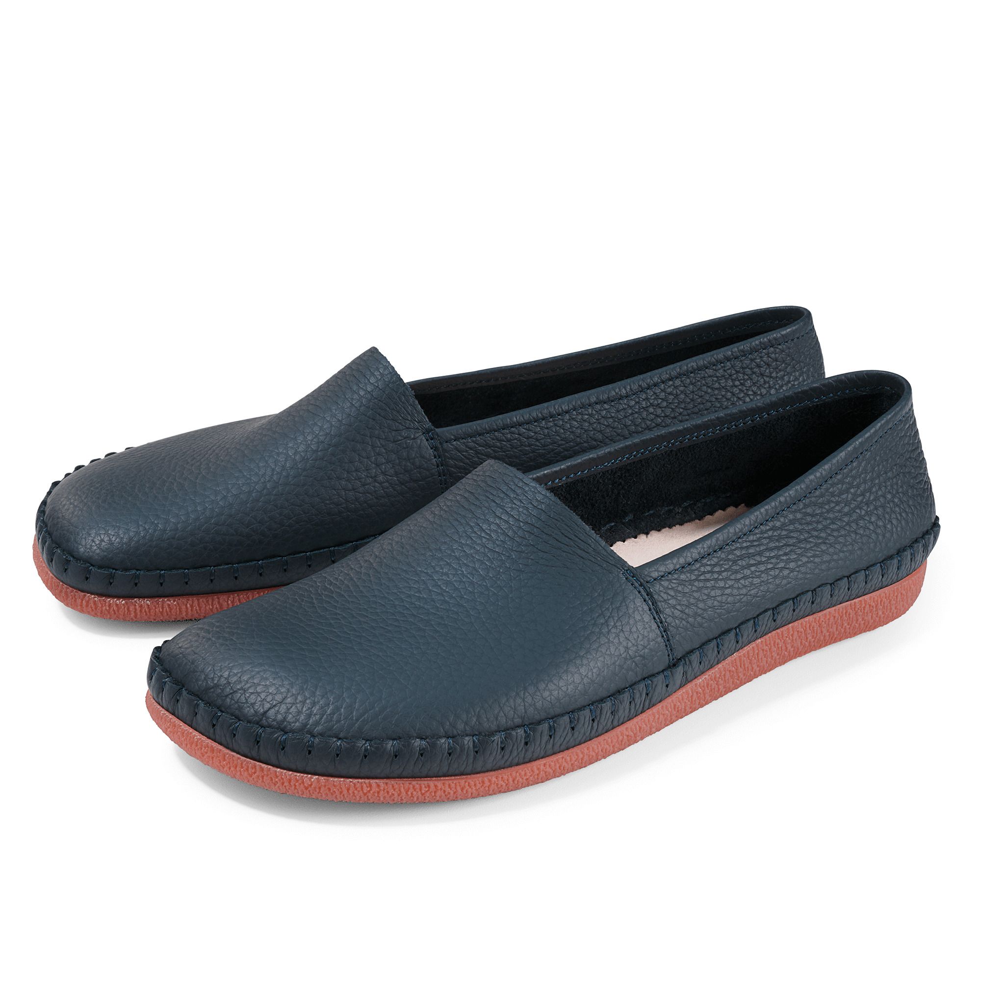 Dunkelblaue Leder-Slipper, seitliche Ansicht, mit sichtbarer Naht und Gummisohle.