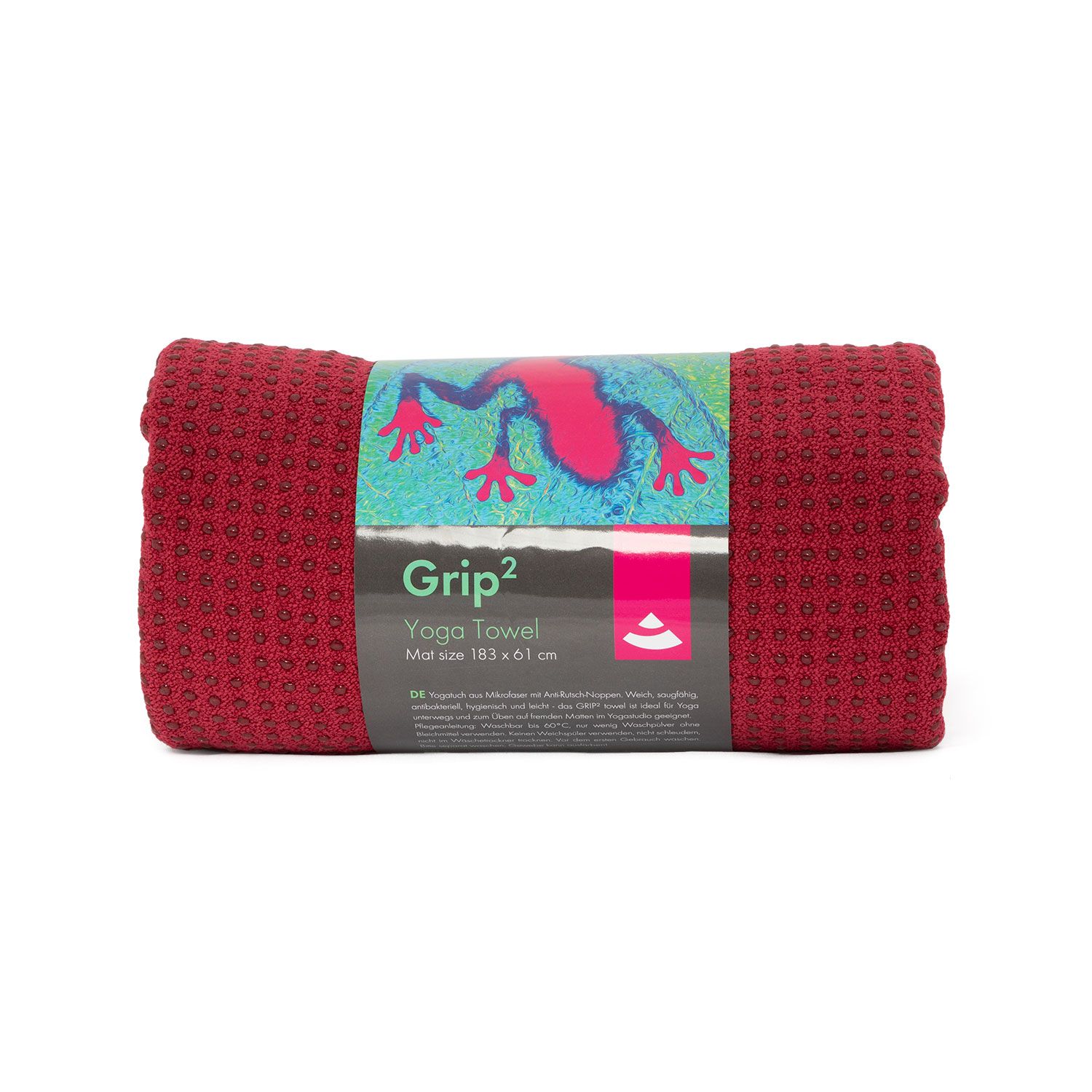 Gerolltes weinrotes Yoga-Handtuch mit Noppen. Etikett mit Logo und Produktinformationen.